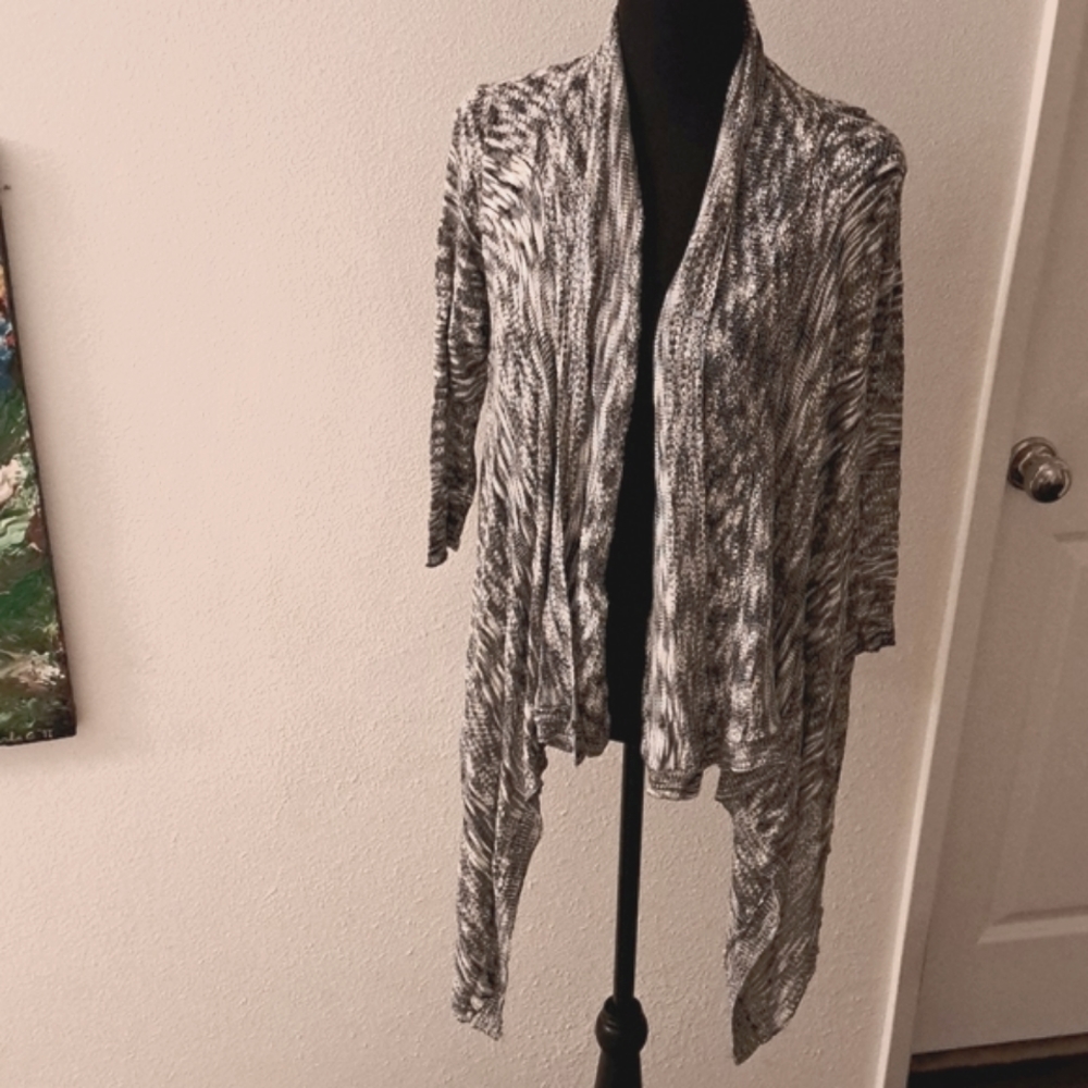 NWT No Boundaries Size Large Sweater Wrap